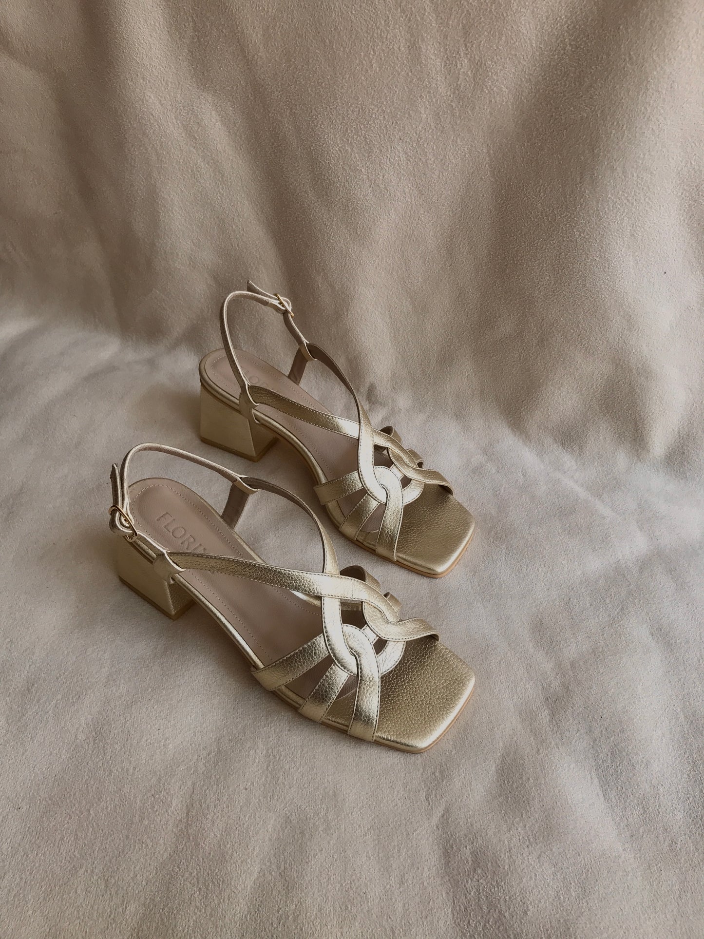 Sandalia Micaela - Dorado