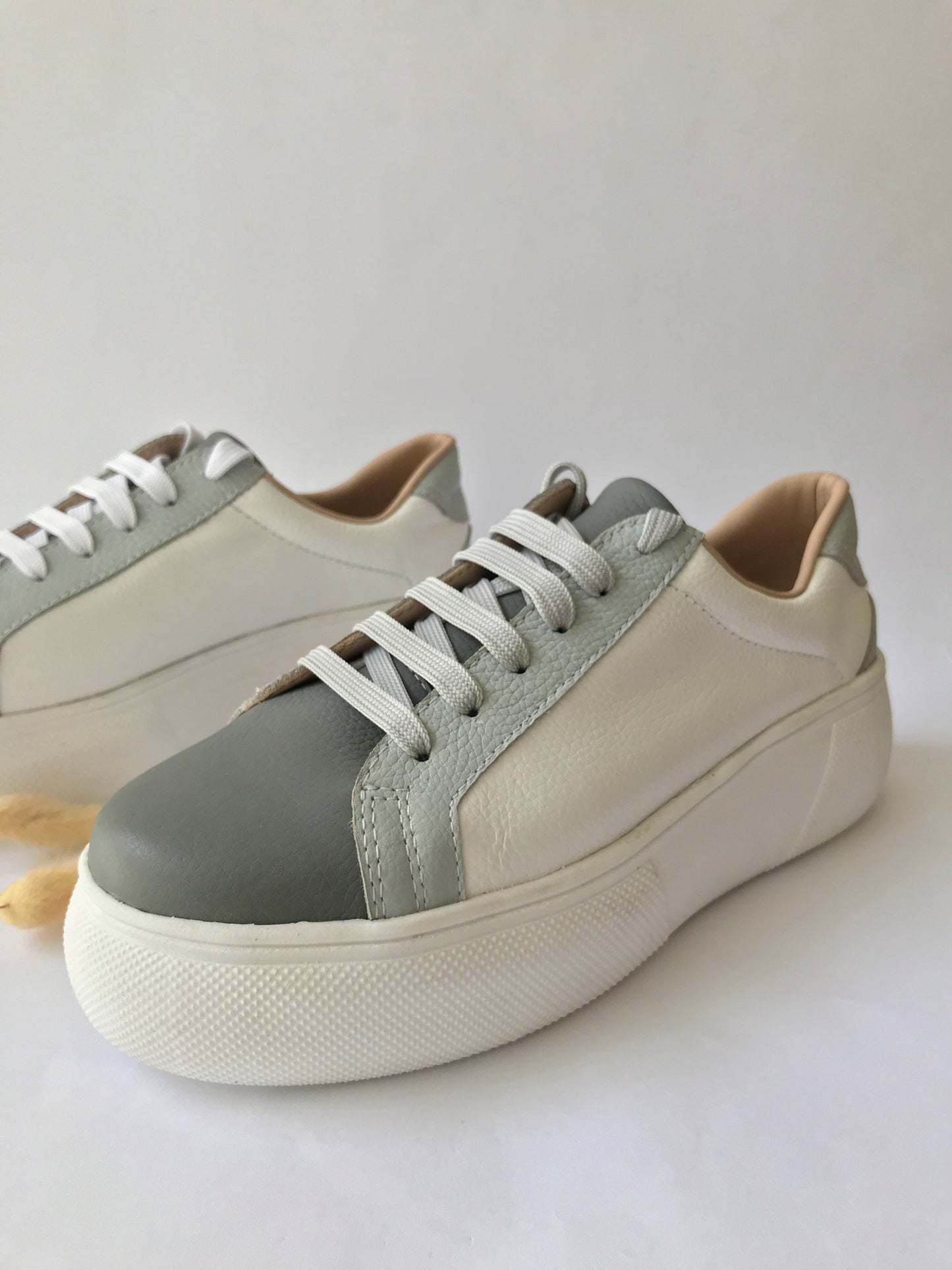 Zapatilla Lara - Gris/Blanco