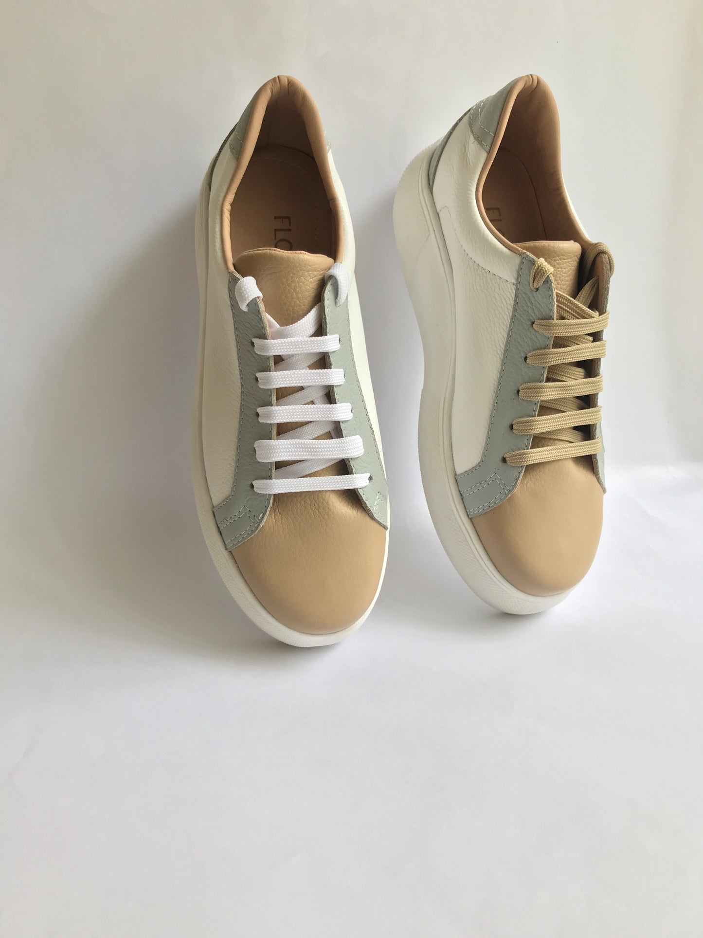 Lara Sneaker - Bege/Cinza