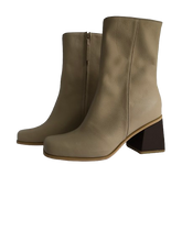 Load image into Gallery viewer, Romina Boot - Beige
