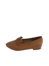 Load image into Gallery viewer, Sutton Moccasin - Camel Crocco
