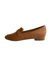 Load image into Gallery viewer, Sutton Moccasin - Camel Crocco
